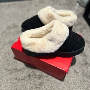 Cozy Black and Cream Women's Slippers